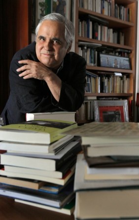 Dvd 327 (06-06-08). Entrevista con Juan Cruz, escritor © Gorka Lejarcegi